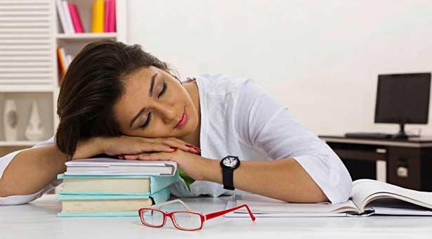 বাংলাদেশি পুরুষদের তুলনায় নারীরা দ্বিগুণ অলস!