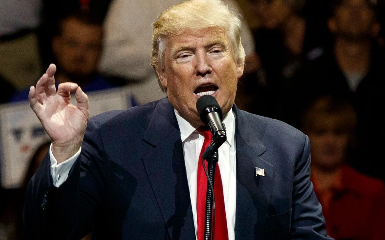 সিএনএন’র কাছে হেরে গিয়ে ফের সাংবাদিকদেরকে হুমকি ট্রাম্পের