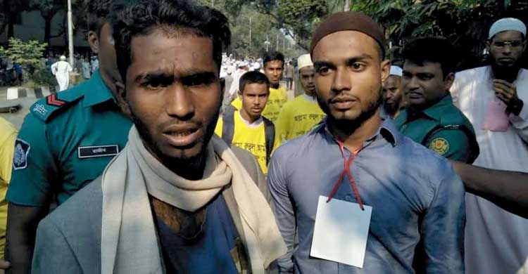 শুকরানা মাহফিলে পিপার স্প্রেসহ দুই যুবক আটক