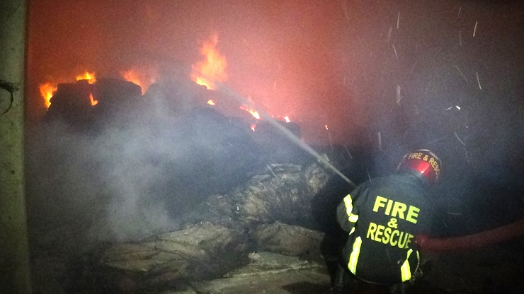 চাঁপাইনবাবগঞ্জে ভয়াবহ অগ্নিকাণ্ডে পুড়ল পাটকল