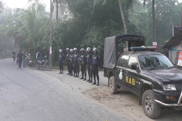 ঝিনাইদহে জঙ্গি আস্তানায় র‌্যাবের অভিযান
