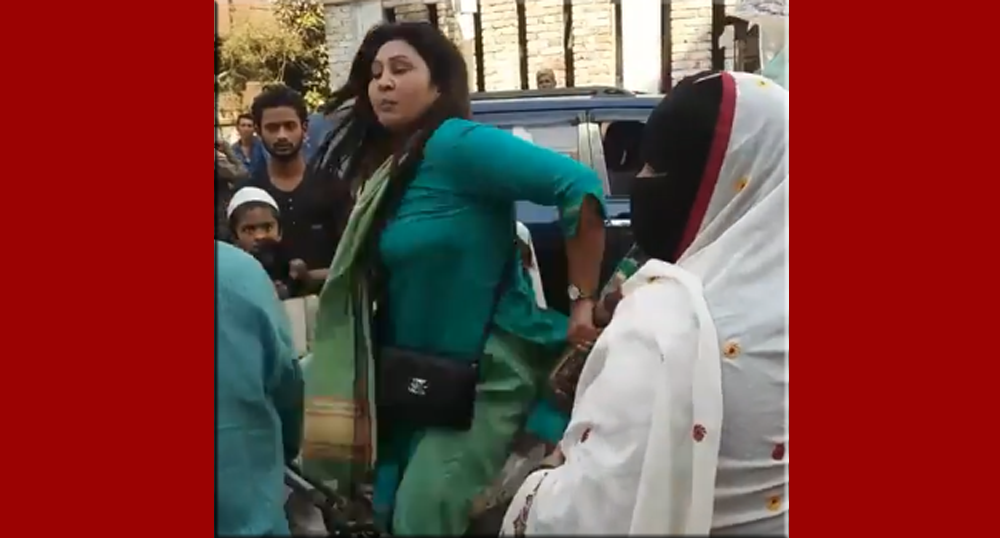 জনসম্মূখে ‘পুরুষ নির্যাতন’, ভিডিও ভাইরাল