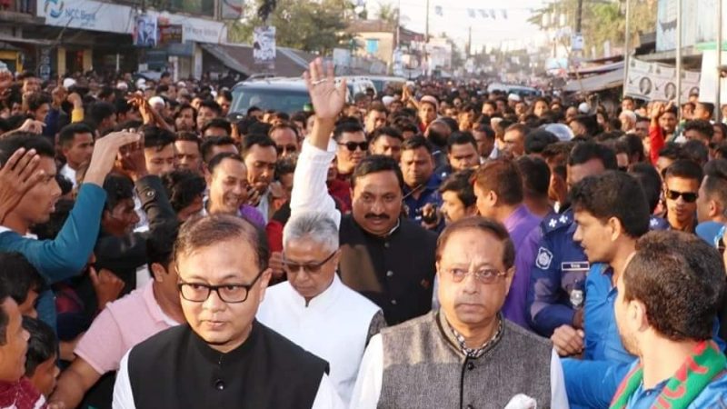 নির্বাচনী আচরণবিধি লঙ্ঘন করে মহাজোট প্রার্থীর পক্ষে নির্বাচনী জনসভা