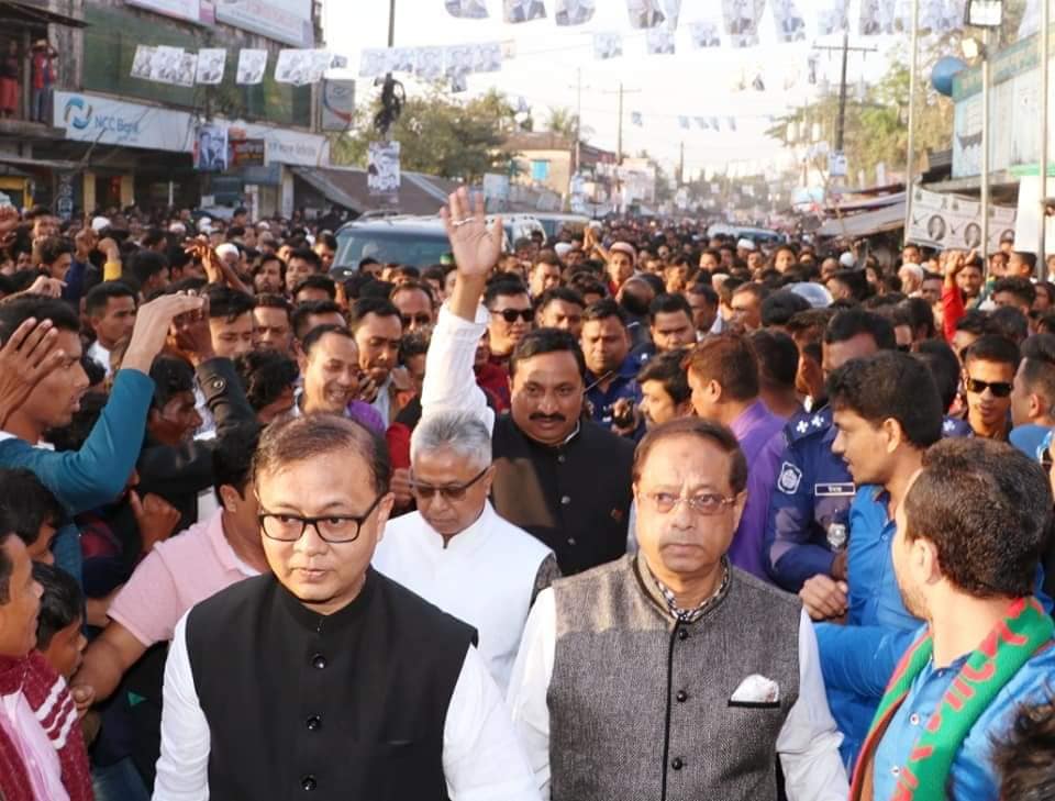 নির্বাচনী আচরণবিধি লঙ্ঘন করে মহাজোট প্রার্থীর পক্ষে নির্বাচনী জনসভা