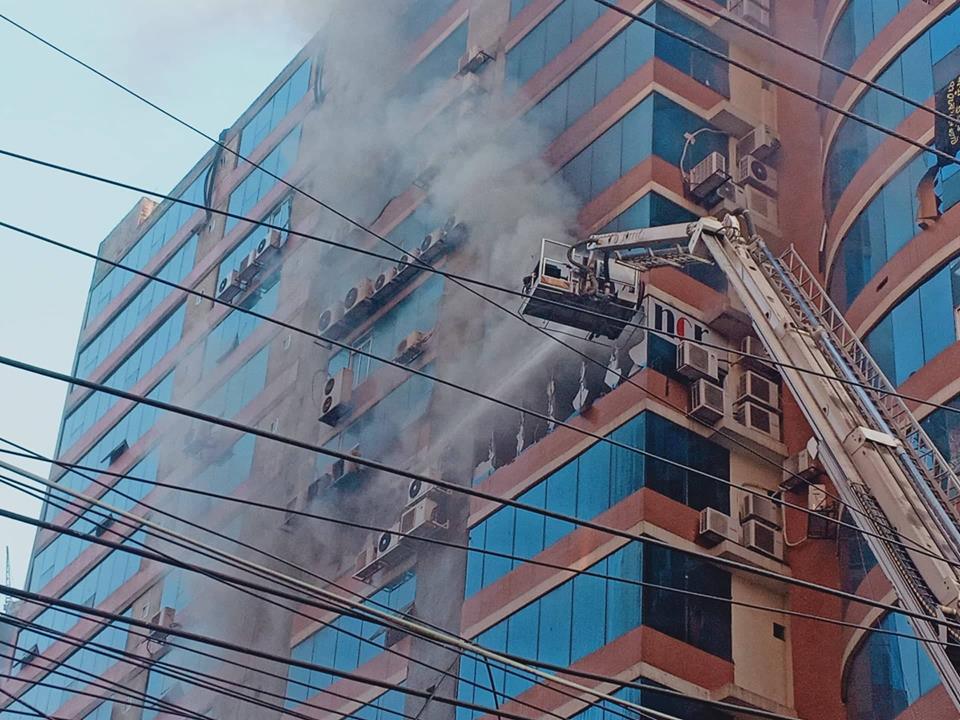 উদ্দেশ্যমূলকভাবে জামান টাওয়ারে আগুন লাগানো হয়েছে বলে অভিযোগ জাতীয় ঐক্যফ্রন্টের!