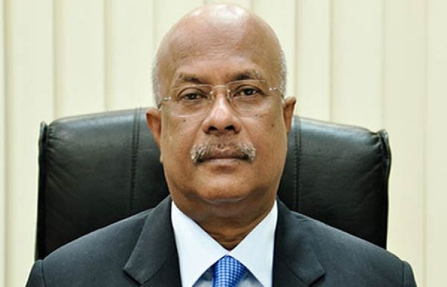 স্কুলে হঠাৎ হাজির দুদক চেয়ারম্যান, ৮ শিক্ষকের মধ্যে ৭ জন অনুপস্থিত