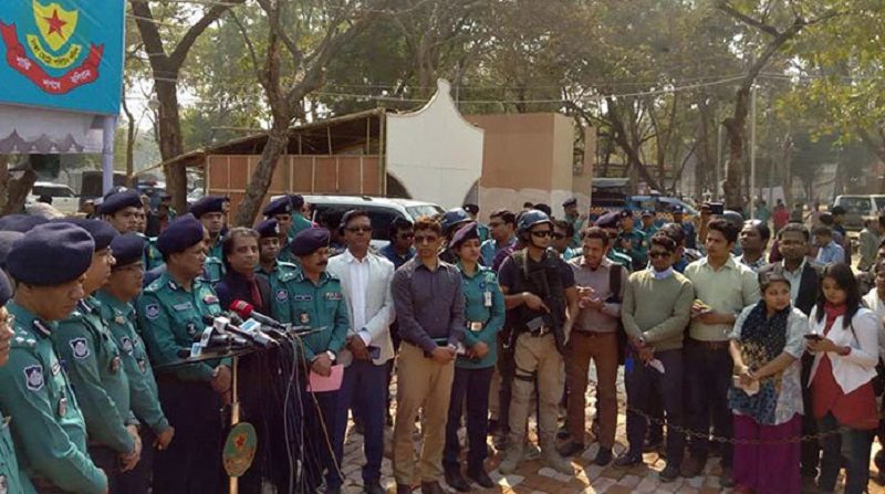 মেলায় উস্কানিমূলক বই পেলে ব্যবস্থা: ডিএমপি কমিশনার