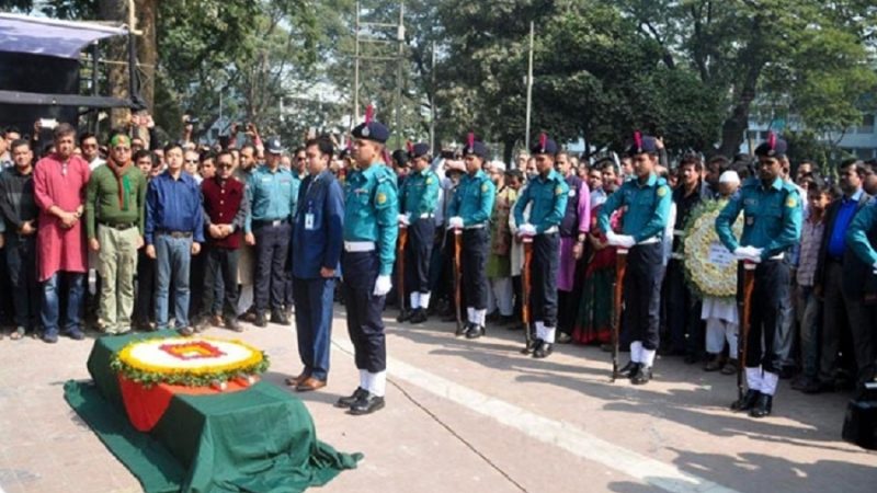 শহীদ মিনারে বুলবুলের লাশ সর্বস্তরের মানুষের শ্রদ্ধা