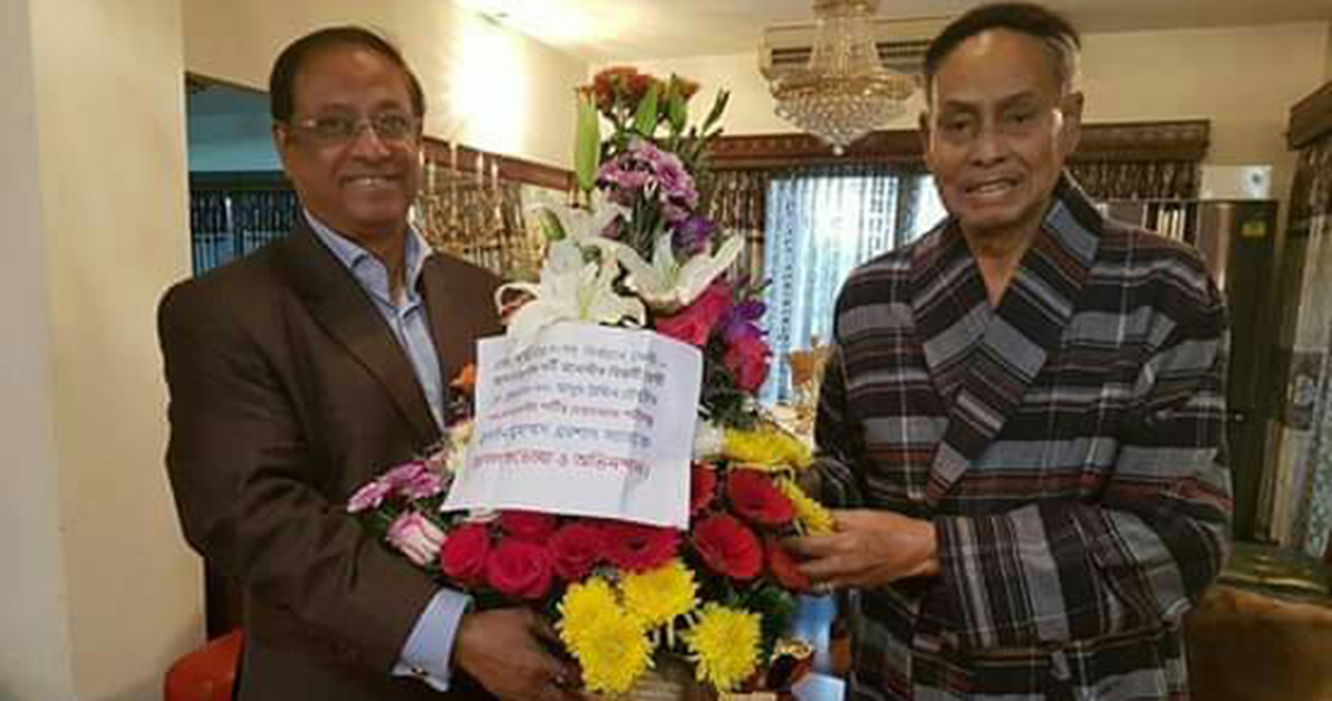 এরশাদ’কে ফুলেল শুভেচ্ছা জানালেন নবনির্বাচিত সাংসদ মাসুদ চৌধুরী