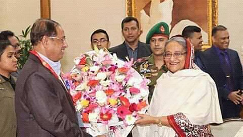প্রধানমন্ত্রীর সাথে সৌজন্য সাক্ষাত করেছেন নবনির্বাচিত সাংসদ মাসুদ চৌধুরী