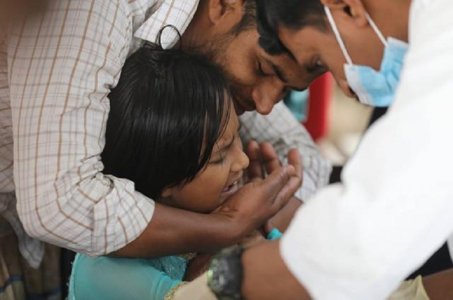 ডিএনএ নমুনা দিতে হাসপাতালে স্বজনেরা