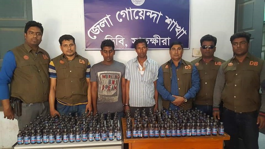 সাতক্ষীরায় ফেন্সিডিলসহ দুই মাদক ব্যবসায়ী আটক