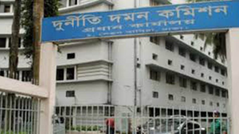 হাজার কোটি টাকা লুট হচ্ছে আর দুদক ব্যস্ত শিক্ষকদের নিয়ে: হাইকোর্ট
