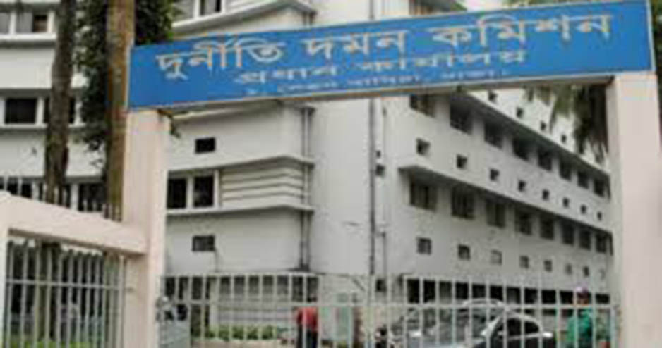 হাজার কোটি টাকা লুট হচ্ছে আর দুদক ব্যস্ত শিক্ষকদের নিয়ে: হাইকোর্ট
