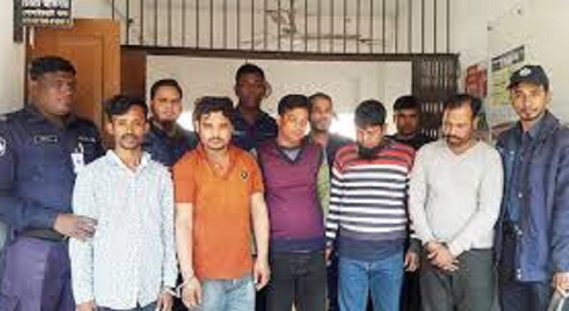 চাঁদাবাজি করতে গিয়ে ৫ ভুয়া পুলিশ ধরা