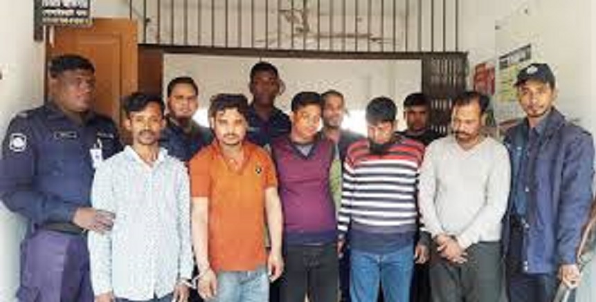 চাঁদাবাজি করতে গিয়ে ৫ ভুয়া পুলিশ ধরা