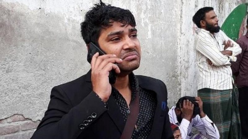 ‘আব্বা, এনামুল পুইড়া মইরা গেছে, খুঁইজ্যা পাইছি’