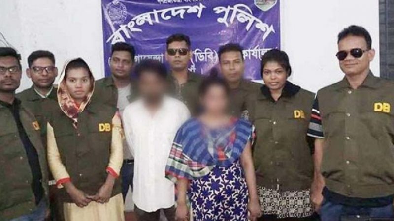 আবাসিক হোটেলে আপত্তিকর অবস্থায় তরুণ-তরুণী আটক