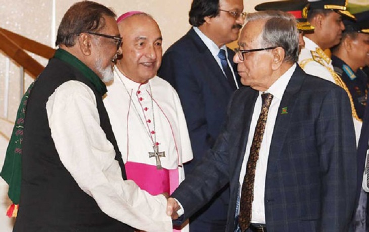 স্বাস্থ্য পরীক্ষার জন্য রাষ্ট্রপতির সিঙ্গাপুর যাত্রা