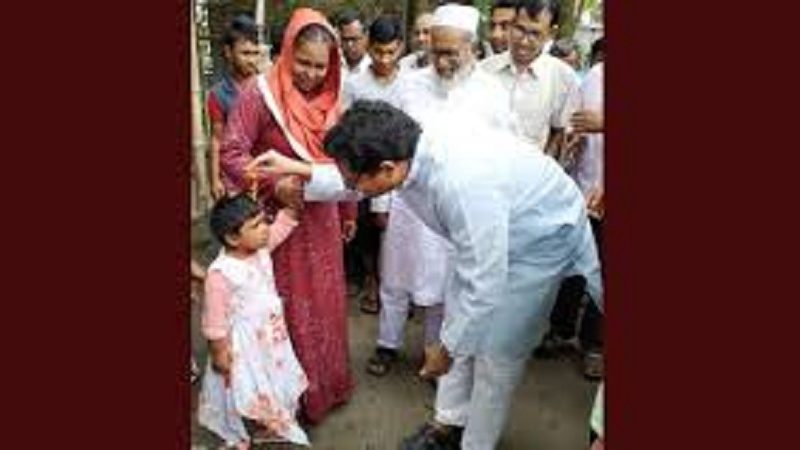 রোহিঙ্গা ক্যাম্প পরিদর্শন করলেন জুনায়েদ আহমেদ পলক