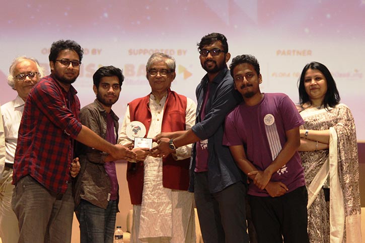চাঁদে হাঁটা সহজ করে দিলো বাংলাদেশি তরুণরা!