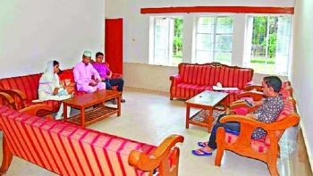 বন্ধ হোক গেস্টরুম সংস্কৃতি। নিশ্চিত হোক শিক্ষার্থীদের স্বাধীনতা।