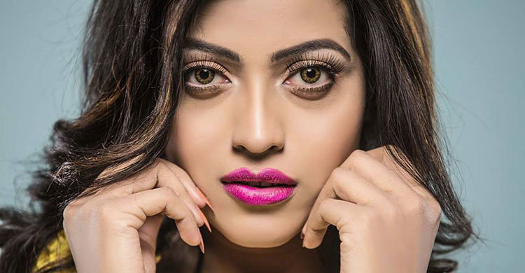 বিতর্কিত চিত্রনায়িকা সানাই মাহবুব আটক