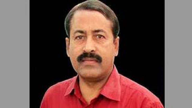 বিনা প্রতিদ্বন্দ্বিতায় চেয়ারম্যান হলেন কোটিপতি স্কুলশিক্ষক