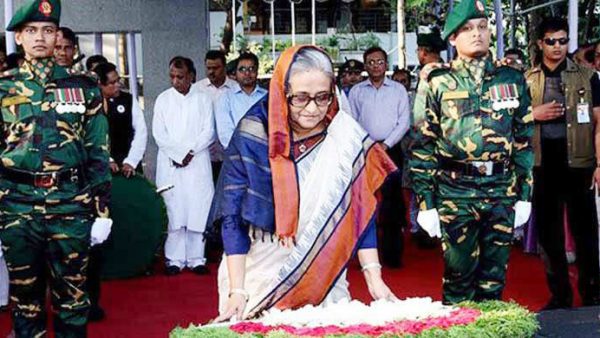 বঙ্গবন্ধুর প্রতিকৃতিতে প্রধানমন্ত্রীর শ্রদ্ধা নিবেদন