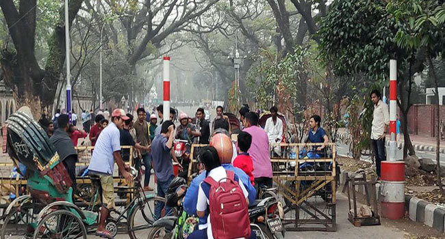 ঢাবি ক্যাম্পাস অবরোধ ছাত্রলীগের