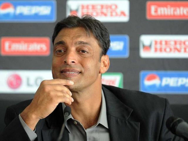 পাকিস্তানের ‘কোচ হওয়ার যোগ্যতা নেই মিকি আর্থারের’
