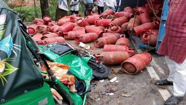 ফেনীতে সড়ক দূর্ঘটনায় আহত ৬