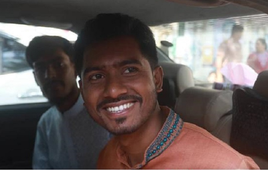 প্রধানমন্ত্রীর পাঠানো গাড়িতে গণভবনে নুর