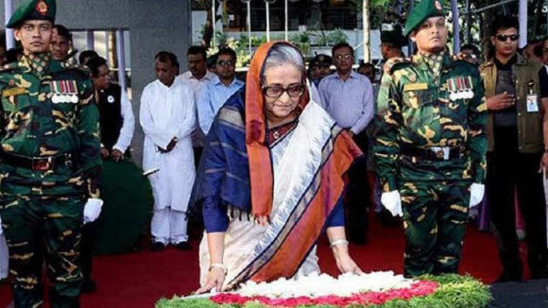 বঙ্গবন্ধুর প্রতিকৃতিতে প্রধানমন্ত্রীর শ্রদ্ধা