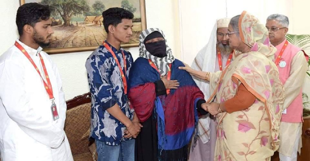 প্রধানমন্ত্রীর সঙ্গে নুসরাতের পরিবারের সাক্ষাৎ