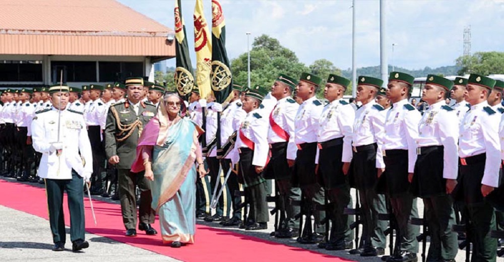 ব্রুনাইয়ে প্রধানমন্ত্রীকে লাল গালিচা সংবর্ধনা