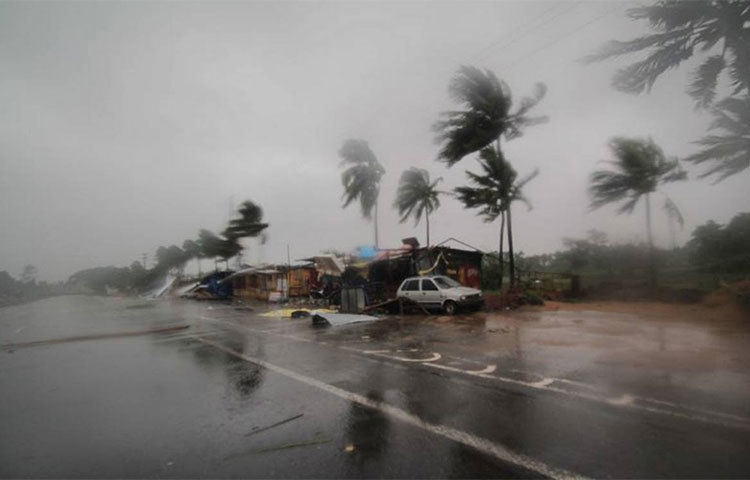 দেখুন ফণীর ভয়ঙ্কর সব ছবি