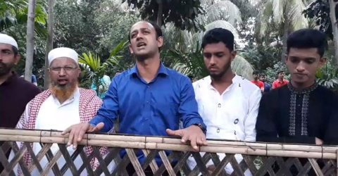 ফেনীতে নুসরাতের কবরের পাশে ব্যারিষ্টার সুমন