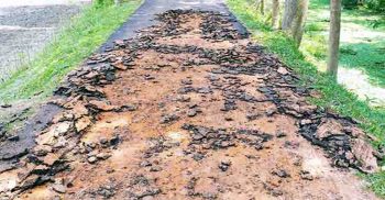 ৩ কোটি টাকার রাস্তার ৩ দিনেই বেহাল অবস্থা