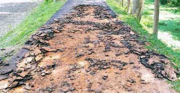 ৩ কোটি টাকার রাস্তার ৩ দিনেই বেহাল অবস্থা