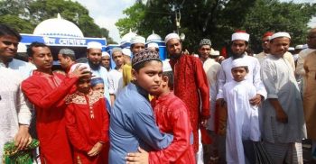 মধ্যপ্রাচ্যের সঙ্গে মিল রেখে শতাধিক গ্রামে আজ ঈদ