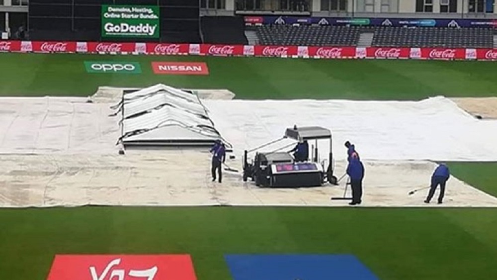 বৃষ্টির কারনে বাংলাদেশ-শ্রীলংকা ম্যাচে টস হতে দেরি