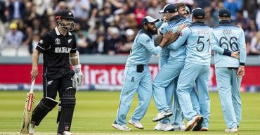 সুপার ওভারে নিউজিল্যান্ডকে হারিয়ে বিশ্বচ্যাম্পিয়ন ইংল্যান্ড
