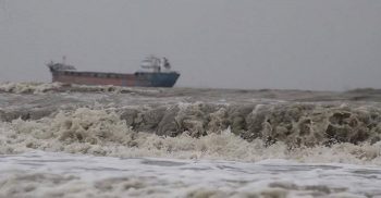 সন্ধ্যায় আঘাত হানবে বুলবুল