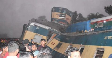 ভয়াবহ ট্রেন দুর্ঘটনাঃ নিহতের সংখ্যা বেড়ে ১৬
