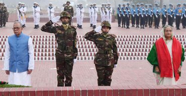 শহীদদের প্রতি রাষ্টপতি ও প্রধানমন্ত্রীর গভীর শ্রদ্ধা নিবেদন