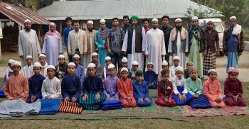 ফেনীতে বন্ধু মহলে’র শীতবস্ত্র বিতরণ