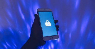 নিরাপদ থাকুন ফেসবুকে