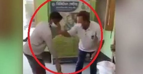 সরকারি ত্রাণ দেওয়ার ছবি তোলার জন্য দুস্থদের গায়ে হাত তোলেন চেয়ারম্যান