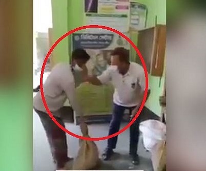 সরকারি ত্রাণ দেওয়ার ছবি তোলার জন্য দুস্থদের গায়ে হাত তোলেন চেয়ারম্যান